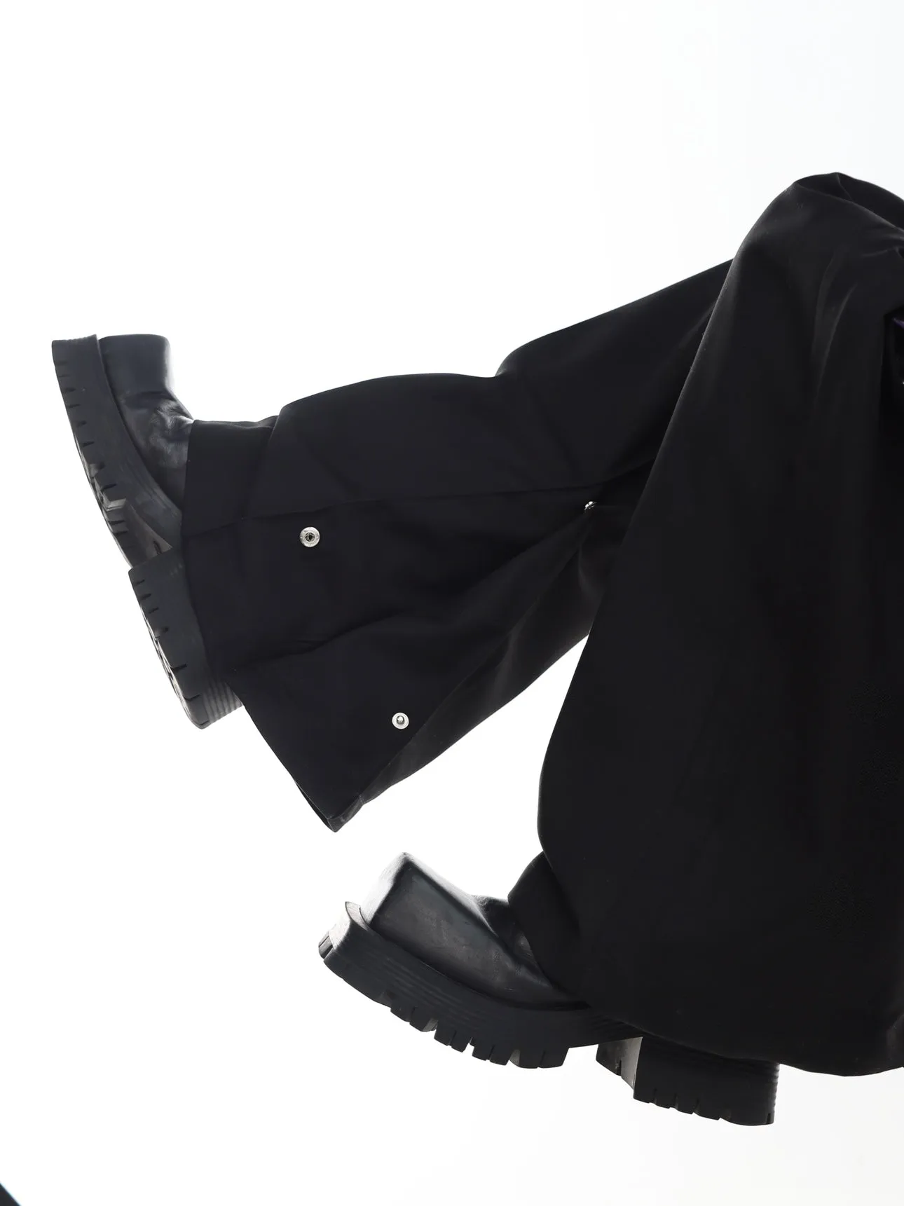 【23s Apr.】Button Loose Straight-leg Trousers