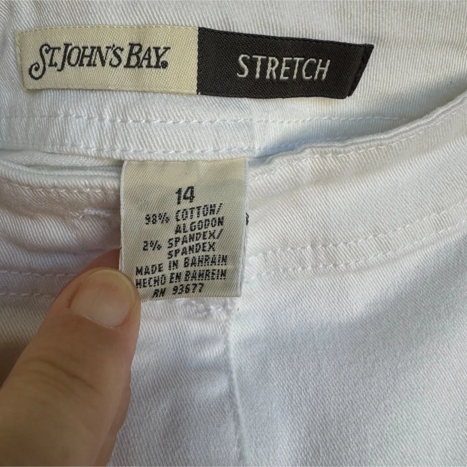 St. John's Bay Women's White Stretch Cotton Blend Five Pocket Shorts Size 14